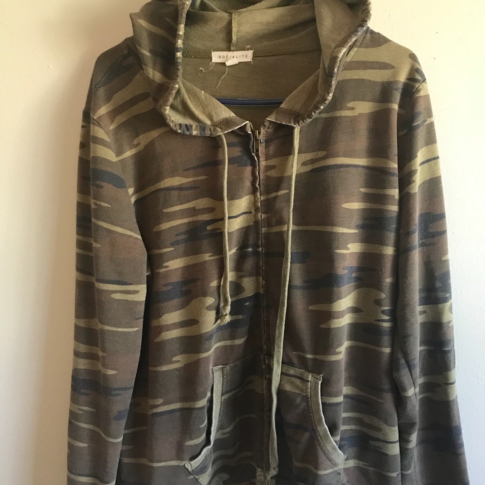 Camo hoodie zippered